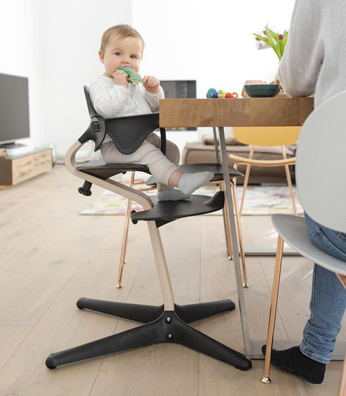 Nomi Syöttötuoli, useita eri värejä, Stokke